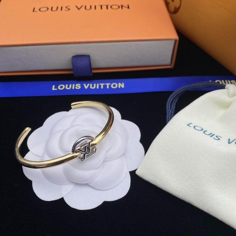 LV Bracelets 52